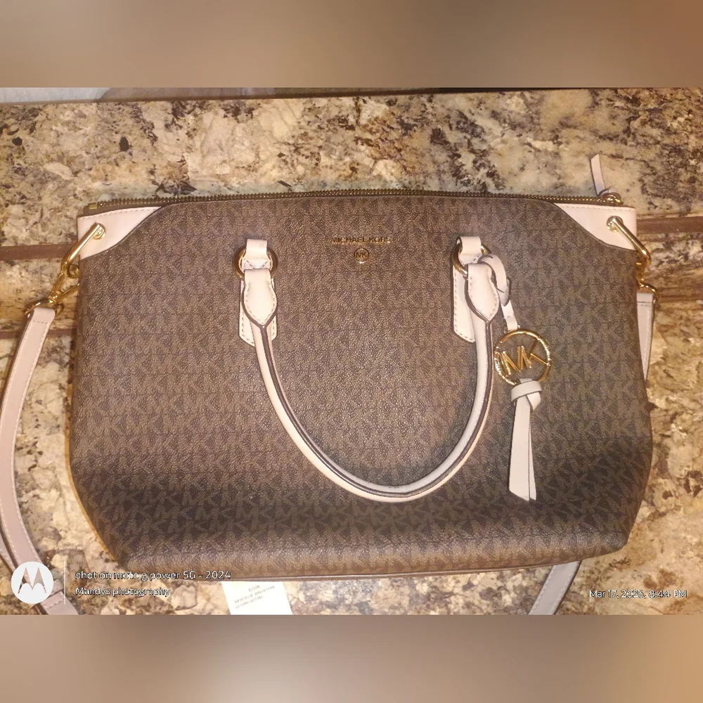 Michael Kors Medium Logo Convertible Crossbody Bag Authentic With Tags Euc - Picture 3 of 15